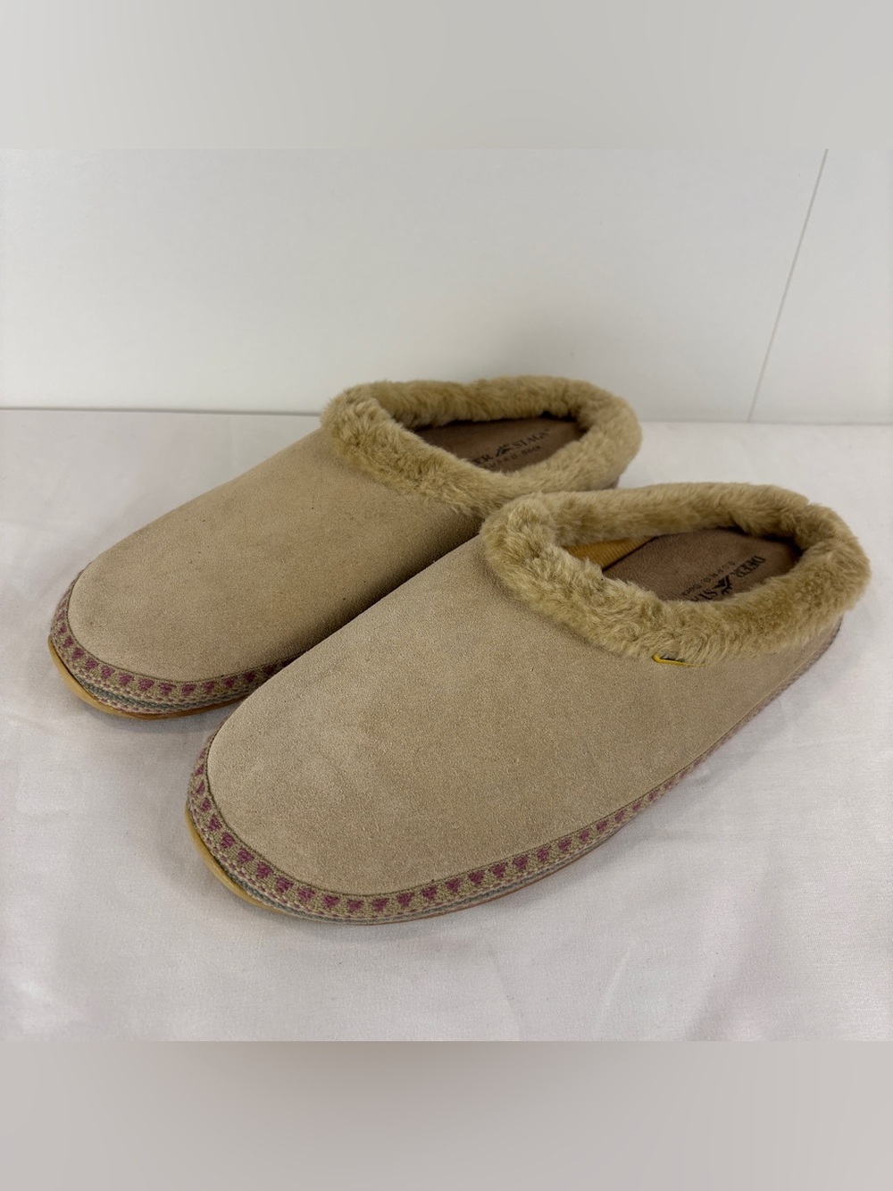 NWOT Deer Stags Toasty Beige Suede Nordic Slip-on Clog Slippers Womens 10M Supro